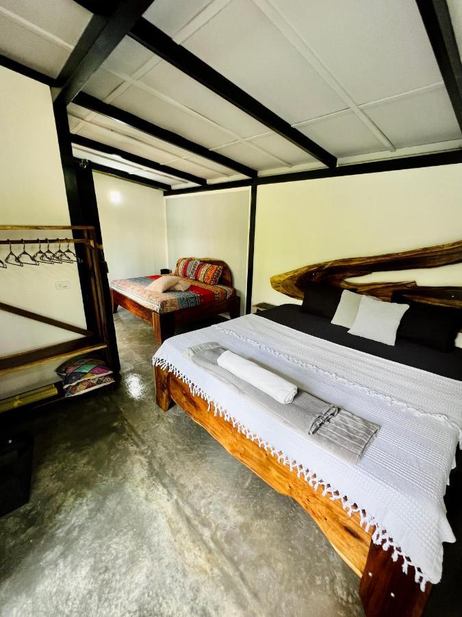 Whispering Wisdom Villa Cahuita Exteriör bild